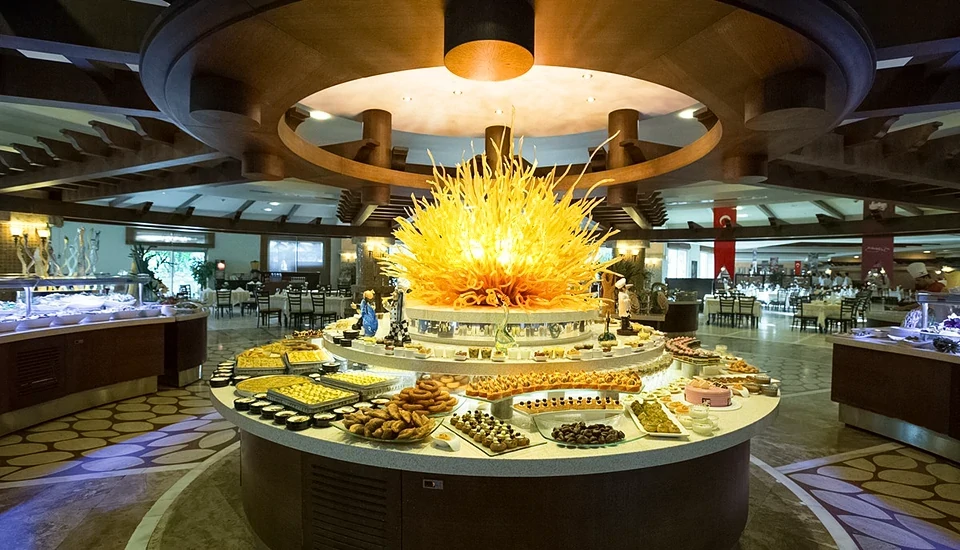 هتل رویال وینگز لارا آنتالیا